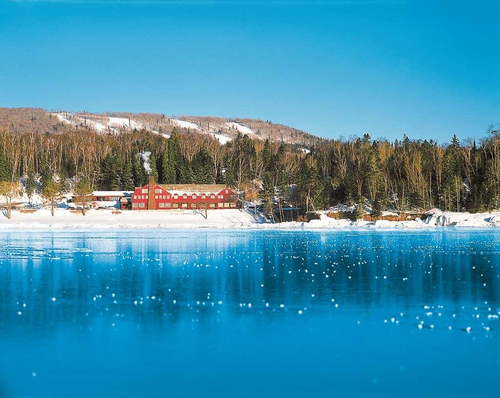 Lutsen Resort On Lake Superior Стая снимка