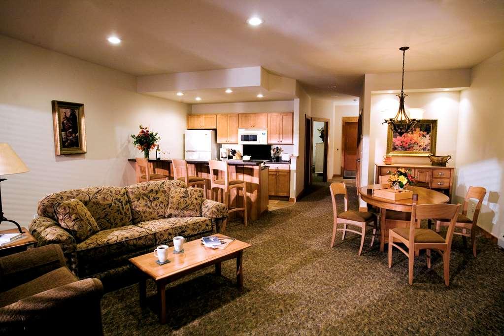 Lutsen Resort On Lake Superior Стая снимка